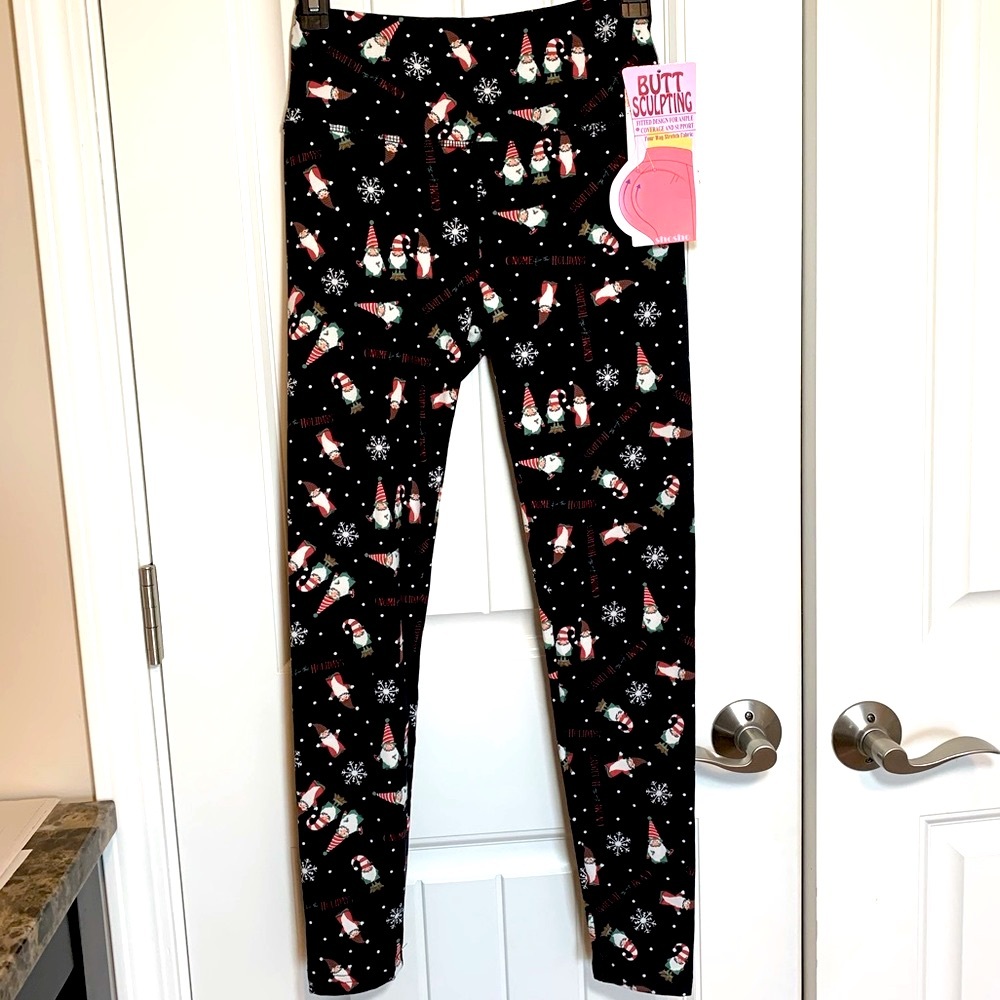 SHOSHO Holiday Gnome Soft Leggings Size Small NWT